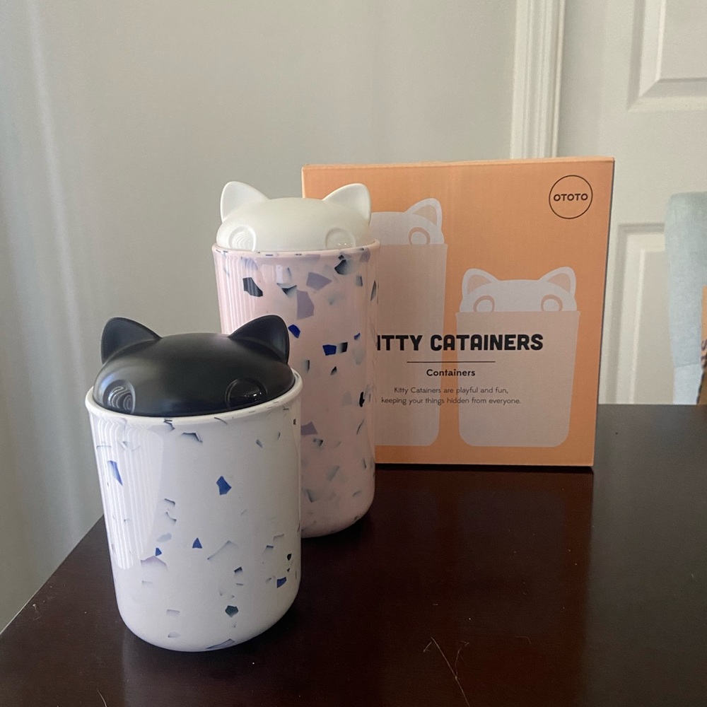 Airtight Kitty Containers (2)